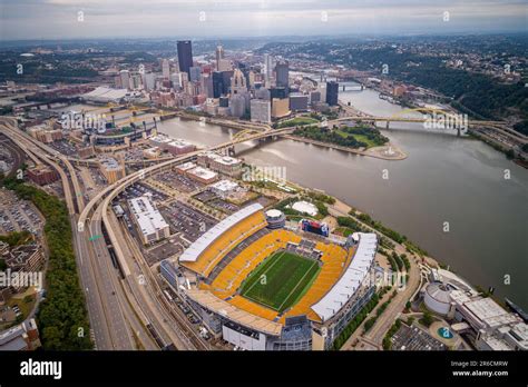 Pittsburgh Heinz Field stadium located in the Pittsburgh, Pennsylvania ...