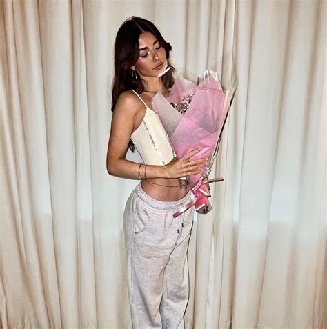 8 Hot Sexy Clarissa Bea Bikini Pics