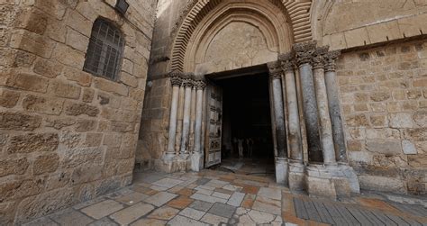 Spalte Durch Das Heilige Feuer In Der Kirche Des Heiligen Grabes