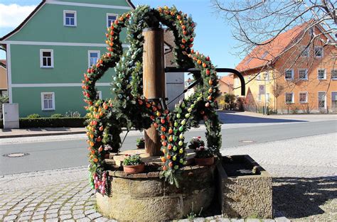 Bildergalerie schönsten Osterbrunnen in Erlangen Höchstadt