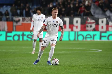 Ogc Nice Melvin Bard A Une Touche Avec Un Cador Anglais