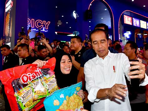 Presiden Joko Widodo Buka Jakarta Fair Portal Papua