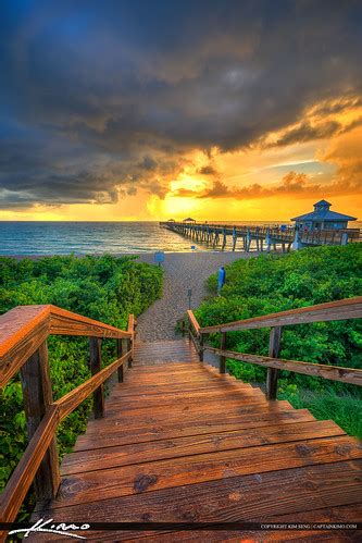 Juno Beach Sunrise At The Fishing Pier Stormy Warm Sunrise Flickr