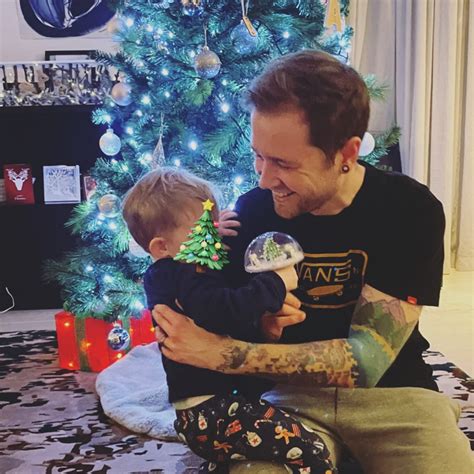 ᴅᴀɴᴛᴅᴍ💎 on Twitter: "Happy Christmas!! 😊💙🎄 https://t.co/2vIhSfFG3Q ... 