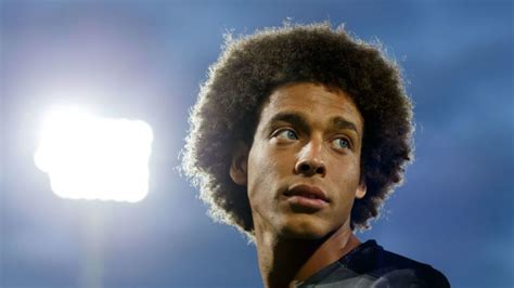 Witzige Präsentation BVB Neuzugang Witsel stellt das neue