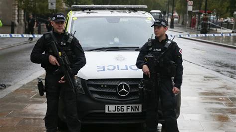 Scotland Yard Celebrates First Ever Sikh Female Police Officer