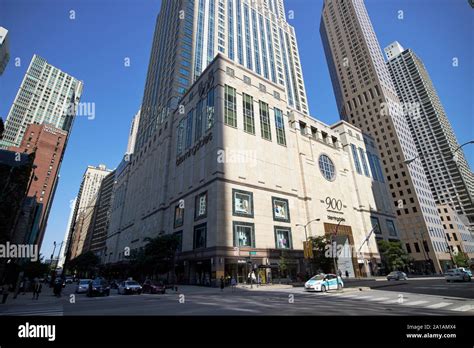 900 North Michigan Avenue Bloomingdales Store And Four Seasons Hotel