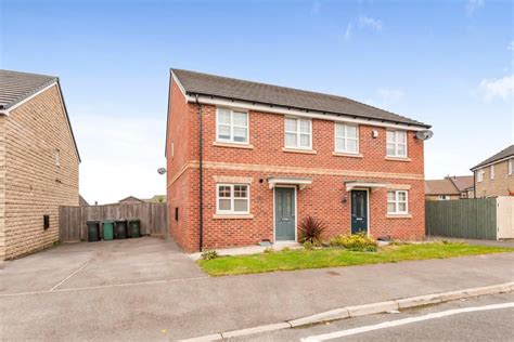 Woodend Drive Shipley 3 Bed Semi Detached House £170 000