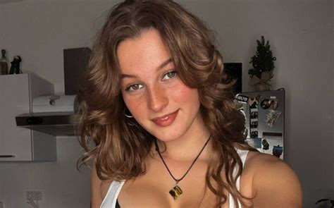 Carly Jane’s OnlyFans and Beyond: Unpacking Her Creative Persona