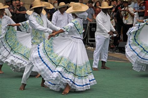 6 Bailes Típicos de la Región Pacífica de Colombia