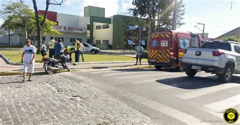 Motociclista Fica Ferido Ao Se Envolver Em Acidente Pr Ximo Ao Col Gio