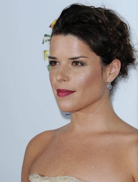 Neve Campbell