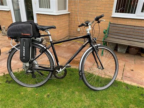 Giant Escape 2 Gents Hybrid Electric Bike With Pannier Bag In