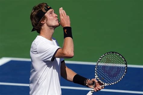 VÍdeo O Ponto Que Deu A Rublev Uma Vitória Tranquila Frente A Federer