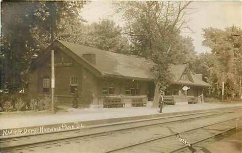 Norwood Park, Illinois train depot c. 1914 | Norwood park, Chicago ...