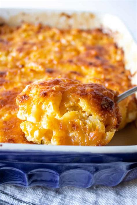 Southern Baked Macaroni and Cheese - The Hungry Bluebird