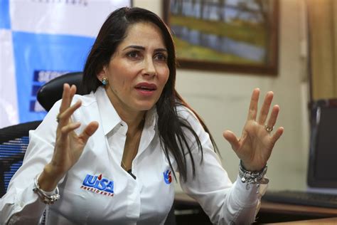 Luisa González la candidata correísta ofrece rescatar a Ecuador de