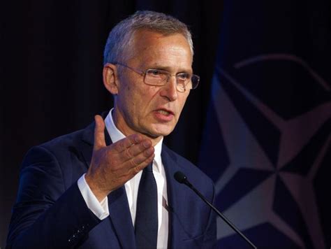lotan promet  la industria militar mes contractes  llarg termini
