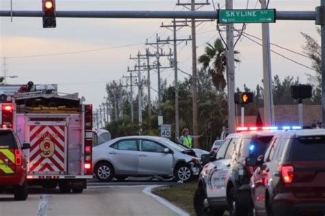 Car Crash Leads To Road Closure On Skyline Blvd Fox 4 Now Wftx Fort