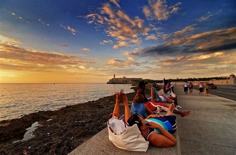 Dancing to Sculpture: Malecon Sunset, Havana 2009