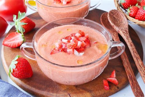 Gazpacho De Fresas Rica Y Refrescante Receta Paso A Paso