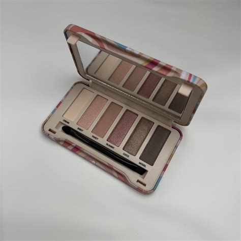 Bys Nude On The Go Palette Eyeshadow Kesehatan Kecantikan Rias