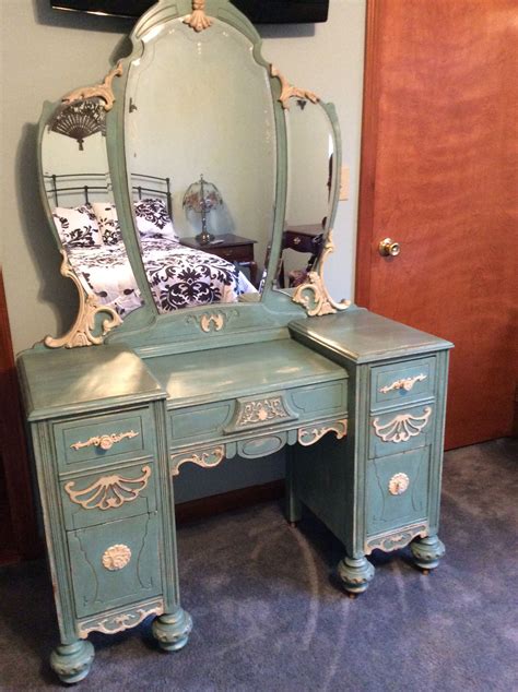 Chalk Paint On Antique Vanity Table Diy Furniture Renovation