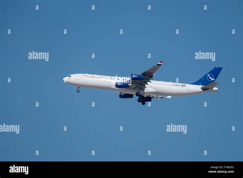 Syrian airways hi-res stock photography and images - Alamy