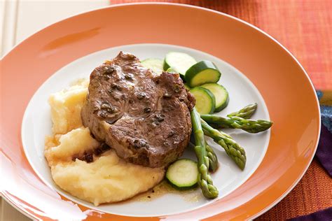 Sirloin Steak With Creamy Tarragon Sauce And Crisp Potatoes