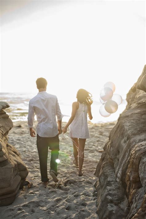 Engagement Session : Beach Love Shoot - Belle The Magazine