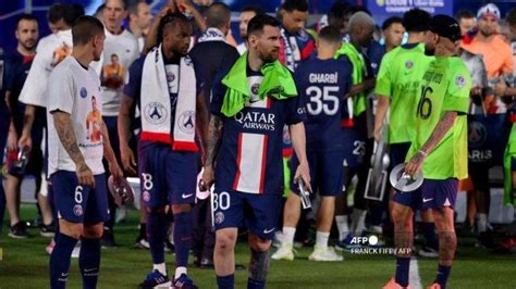 Campur Aduk Perpisahan Lionel Messi Di Psg Pujian Caci Maki Dan