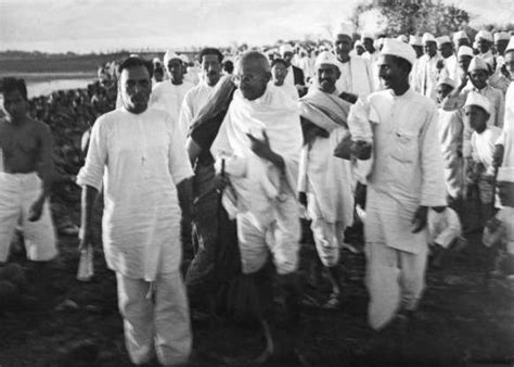century  powerful protests   mahatma gandhi