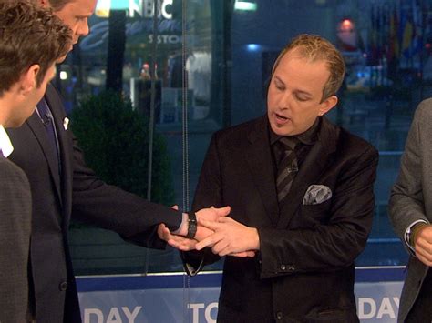 Watch Professional Pickpocket Apollo Robbins Play Mind Tricks