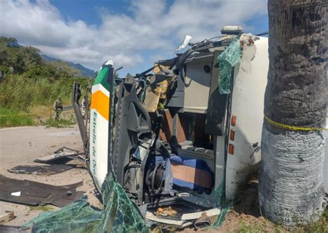 Choque de autobús en Autopista del Sol deja un muerto y 12 heridos