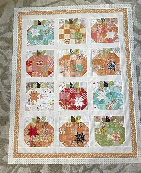 Patchwork Pumpkins Are Fun In This Quilt Quilting Digest Pumpkin Quilt Pattern Fall Quilt