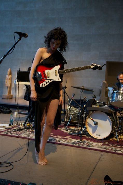 Stvincent St Vincent Annie Clark Girls Music Female Guitarist