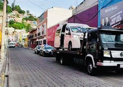 Transporte Público De Atlixco Arrastra A Moto Y Choca Contra Auto