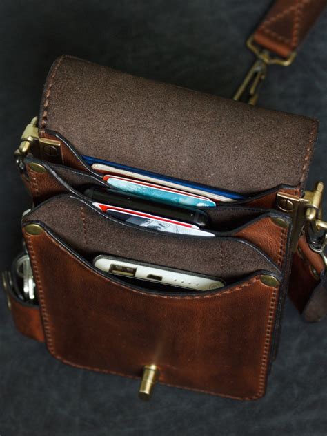 Небольшая поясная сумочка на заказ в интернет-магазине Ярмарка Мастеров ...