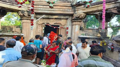 हर हर महादेव की गूंज से गूंजे शिवालय भोर से शिव मंदिरों में भक्तों की