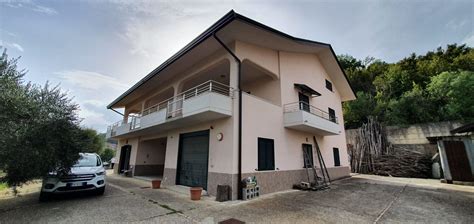 Villa Bifamiliare In Vendita A Capriglia Irpina AV Loc Picarelli