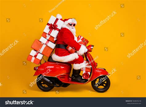 3681 Christmas Scooter Images Stock Photos And Vectors Shutterstock