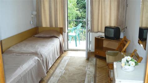 Хотел Бриз 3 — Rezervaciq.com