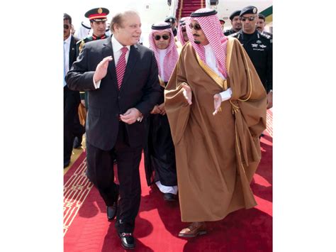 Rare Gesture Royal Reception For Pm In Riyadh