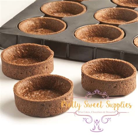 Medium small round chocolate tart shells sweet