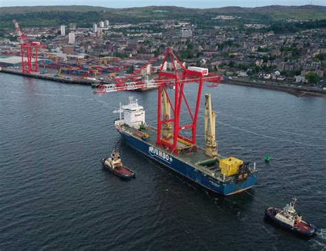 IN Pictures Second New Crane Arrives At Port Of Greenock Inverclyde Now