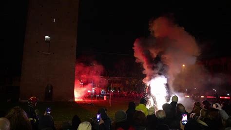 Tornano I Fal Dla Vecia Cinquemila Presenze Allo Storico Buri L Di