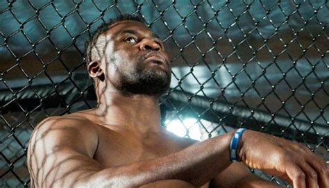 Photos L Ancien Champion De L Ufc Francis Ngannou A L Air Norme