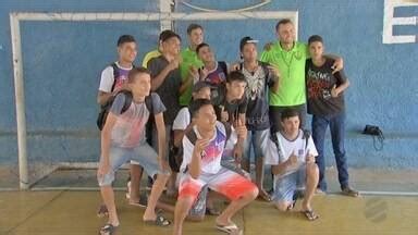 Globo Esporte MT Jogadores do Cuiabá visitam escola antes de final da