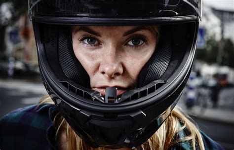 Comment Choisir Son Casque De Moto Chez Vanessa