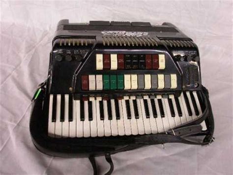 3030 Cordovox Super V Electronic Piano Accordion